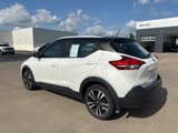 Used 2020 Nissan Kicks SV image 4