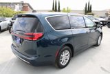 New 2025 Chrysler Pacifica Select image 4
