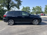 Used 2020 Nissan Pathfinder S image 3