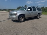Used 2014 Chevrolet Suburban LT image 4