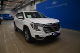 Used 2024 GMC Terrain SLT image 2