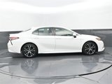 Used 2019 Toyota Camry SE image 2