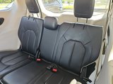 Used 2023 Chrysler Pacifica Limited image 6
