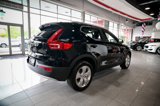 Used 2022 Volvo XC40 T4 Momentum image 5