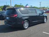 Used 2023 Chrysler Pacifica Touring-L image 3