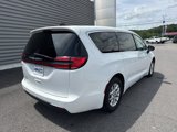 Used 2023 Chrysler Pacifica Touring-L image 3