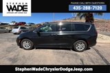 Used 2023 Chrysler Pacifica Touring-L image 2