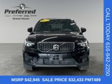 Used 2025 Volvo XC40 B5 Core image 4