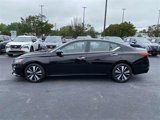Used 2022 Nissan Altima 2.5 SV image 2