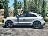 Used 2023 Porsche Macan Turbo image 2