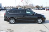 New 2025 Chrysler Pacifica Select image 3
