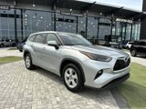 Used 2022 Toyota Highlander LE image 2