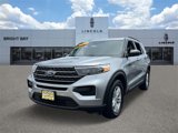 Used 2022 Ford Explorer XLT image 2