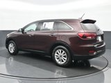 Used 2019 Kia Sorento LX image 4