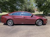 Used 2018 Toyota Avalon Limited image 2