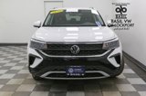 Certified 2022 Volkswagen Taos SE image 4