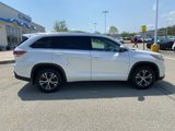 Used 2016 Toyota Highlander XLE image 2