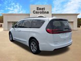 Certified 2022 Chrysler Pacifica Limited w/ Uconnect Theater Family Group image 5