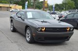Used 2015 Dodge Challenger SXT image 2