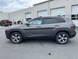 Used 2019 Jeep Cherokee Limited image 2