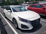 Used 2023 Nissan Altima 2.5 SV image 2
