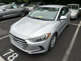 Used 2017 Hyundai Elantra SE w/ Cargo Package image 2