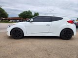 Used 2017 Hyundai Veloster image 2