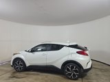 Used 2018 Toyota C-HR XLE image 4