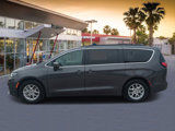 Certified 2022 Chrysler Pacifica Touring-L image 6