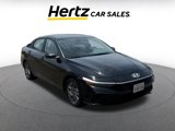 Used 2024 Hyundai Elantra SEL image 2