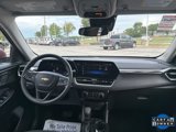 Used 2025 Chevrolet TrailBlazer LT image 2