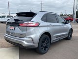 Used 2022 Ford Edge SE w/ Black Appearance Package image 5