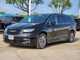 New 2025 Chrysler Pacifica Select image 2