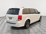 Used 2017 Dodge Grand Caravan SXT image 3