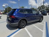 Certified 2022 Volkswagen Tiguan SE image 3
