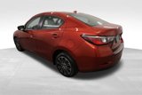 Used 2019 Toyota Yaris L image 3