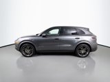 Certified 2022 Porsche Cayenne image 2