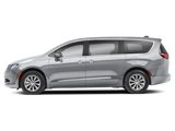 Used 2022 Chrysler Voyager LX image 2