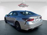 Used 2022 Toyota Camry SE image 5