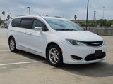 Used 2017 Chrysler Pacifica Limited w/ UConnect Theater Package image 3