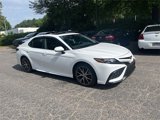 Used 2021 Toyota Camry SE image 3