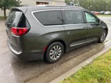Used 2019 Chrysler Pacifica Touring-L Plus w/ Advanced Safetytec Group image 5