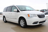 Used 2013 Chrysler Town & Country Touring image 3