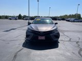 Used 2020 Toyota Camry SE image 2