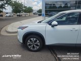 Used 2021 Nissan Rogue SV image 2