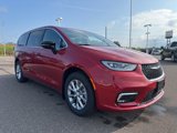 New 2026 Chrysler Pacifica Select image 2