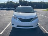 Used 2014 Toyota Sienna LE image 2
