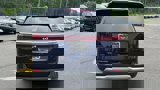 Used 2022 Kia Carnival LX image 4