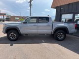 Used 2018 Toyota Tacoma TRD Off-Road image 2
