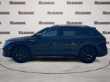 Used 2023 Volkswagen Tiguan SE R-Line image 2